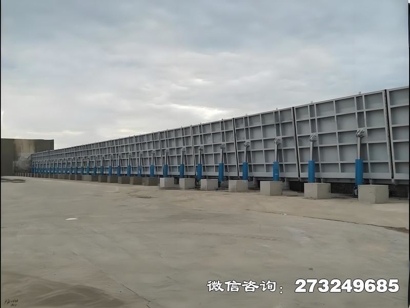 景观水系活动坝用于城市景观水系与商业综合体，由园林工程公司、商业地产企业及水务局采用。通过电动或液压驱动实现坝体动态调节，支持水位控制与景观效果优化。钢制坝体耐长期浸泡，适配缓坡河道与休闲区域建设。景观水系活动坝价格电话微信联系厂家。
